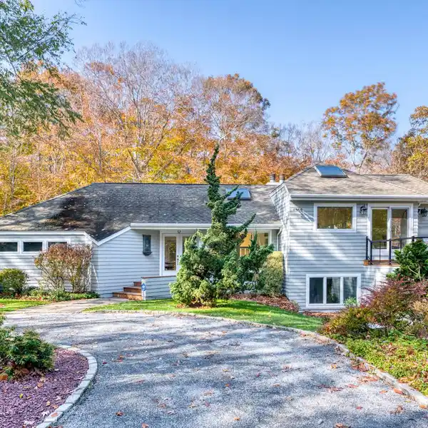 RECENTLY RENOVATED POST-MODERN HOME FOR RENT