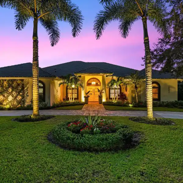 RESORT-STYLE LIVING IN HERITAGE OAKS