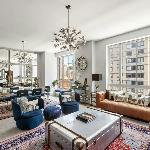 LIGHT-FILLED HOME IN THE PRESTIGIOUS KENT CONDOMINIUM