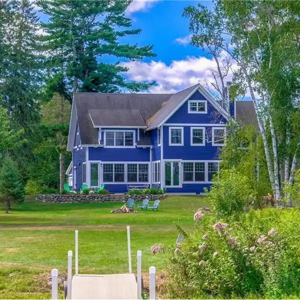 LOVELY FULLY FURNISHED LAKE HOME