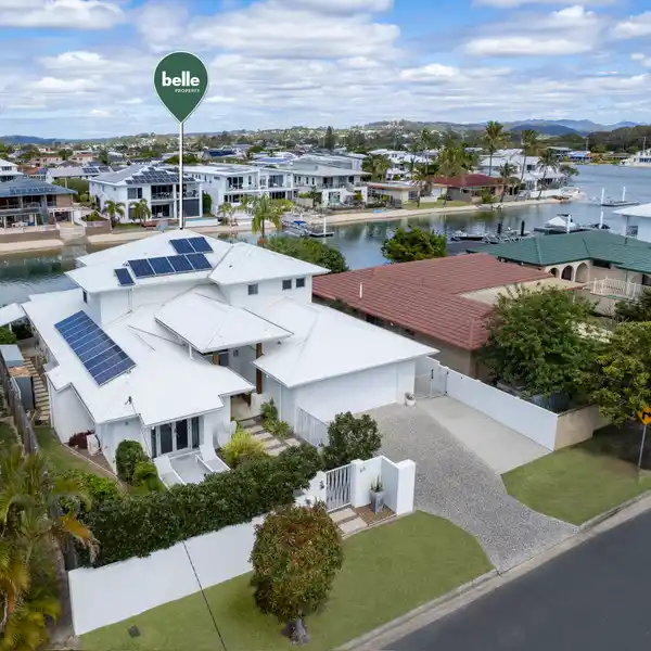 PREMIER WATERFRONT LIFESTYLE