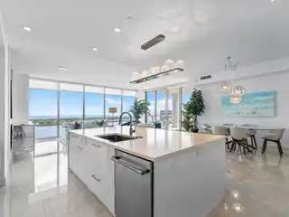 Exquisite Residence in the Sky in the Palm Beaches