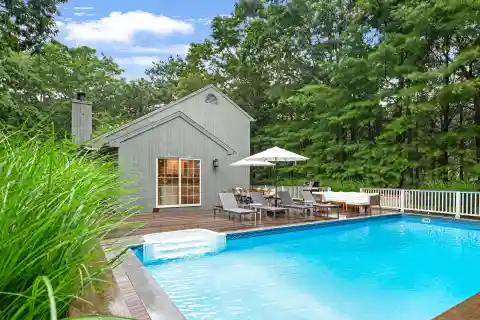 Stylish Contemporary Home Bordering Wildlife Sanctuary
