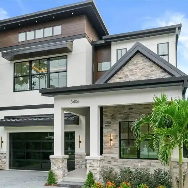 MODERN MIDTOWN MASTERPIECE WITH POOL