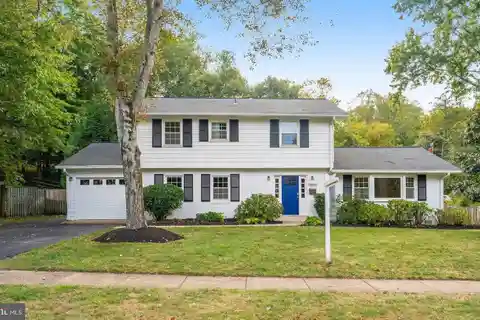 Charming Colonial Home in the Desirable Mantua Community