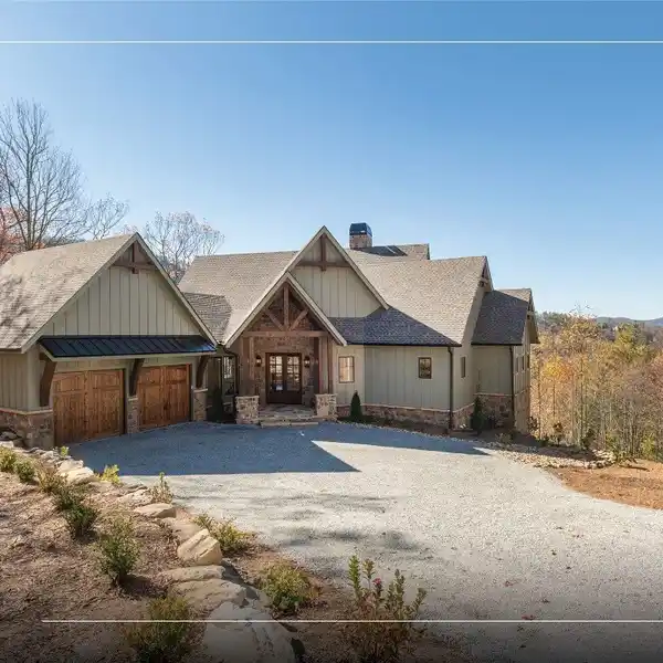 REFINED MOUNTAIN RETREAT WITH PANORAMIC VALLEY VIEWS