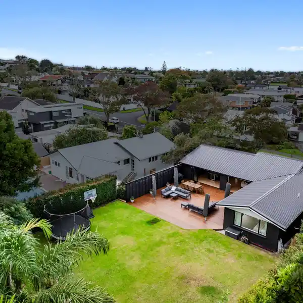 THE ULTIMATE FAMILY HOME