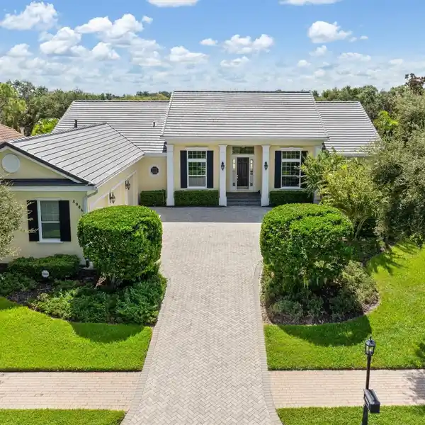 STUNNING SILVER OAK ESTATES CUSTOM HOME