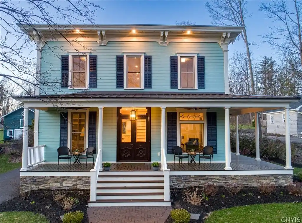 Grand Village Home
