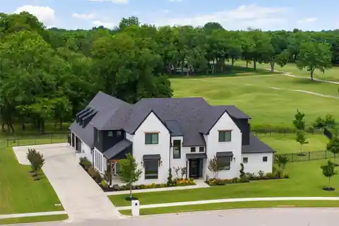 Upscale Home with Stunning Year-round Outdoor Spaces