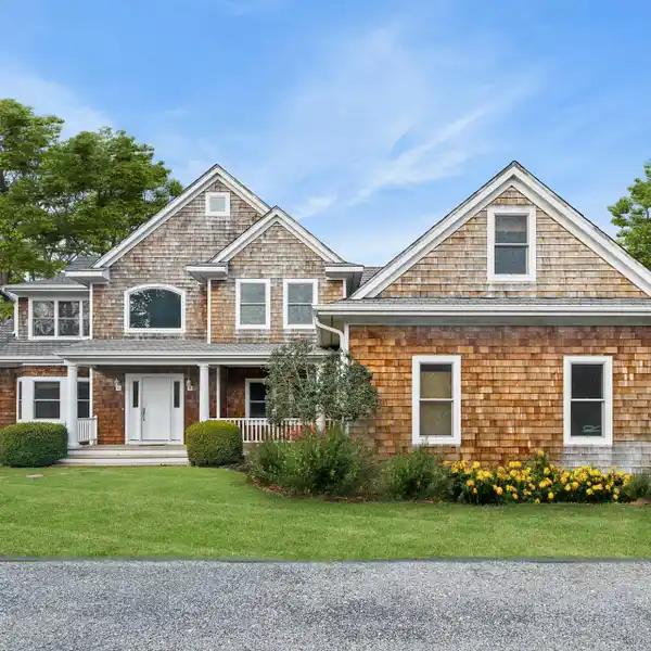 STATELY PRIVATE RETREAT FOR RENT