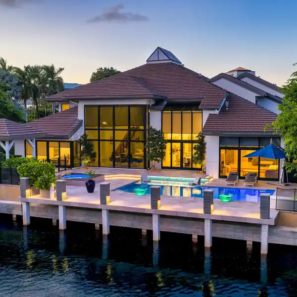 DRAMATIC YACHTING ESTATE
