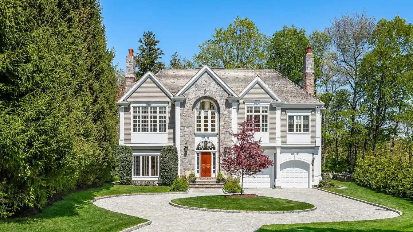 Beautifully Designed Colonial