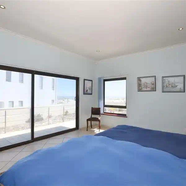 LIVE THE ULTIMATE COASTAL LIFESTYLE