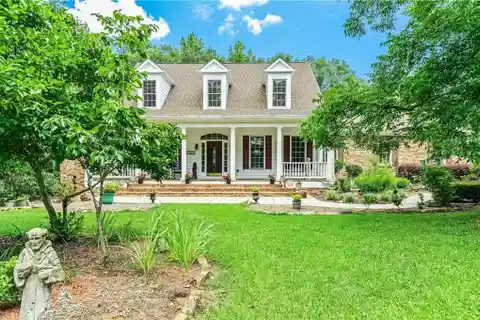 Peaceful Living on 12 Serene Acres