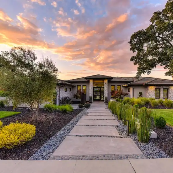 EXCEPTIONAL CUSTOM-BUILT SINGLE-STORY HOME