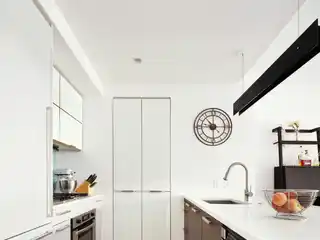 Waterfront Williamsburg Condo with Panoramic Manhattan Views