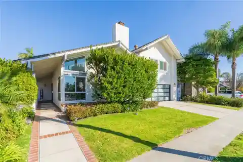 Beautifully Updated Home in Humboldt Island