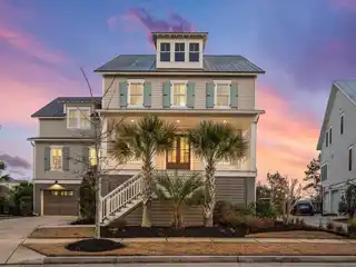 Elevated Six Bedroom Home in Daniel Island Edgefield Park