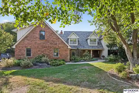 Rare Retreat on a Quiet Cul-De-Sac