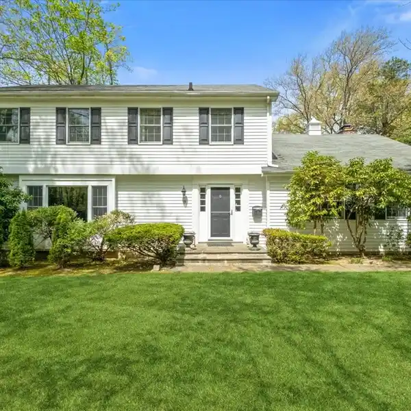 TURNKEY COLONIAL IN HEATHCOTE