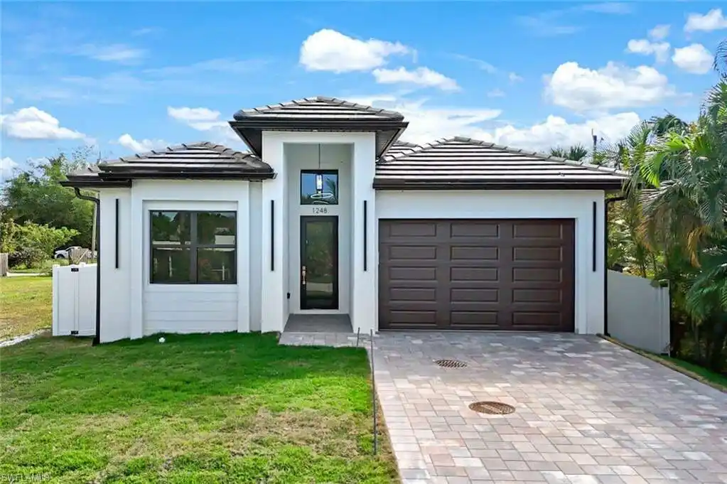 New Construction in Unbeatable Location