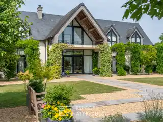 Impressive Contemporary Architect-Designed Villa