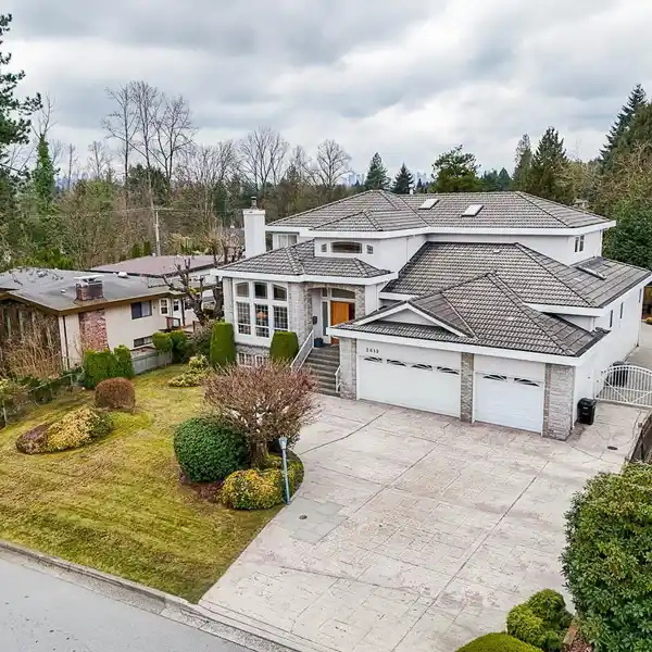 LOVINGLY MAINTAINED LUXURY HOME