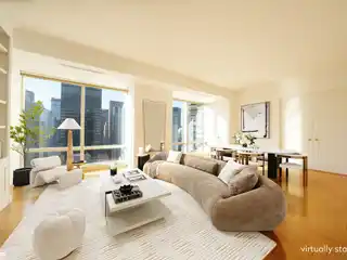 Exquisite 32nd-Floor Residence with Iconic Views