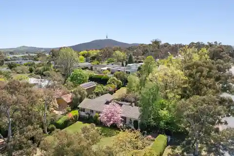 Expansive Mid-Century Character Estate with Timeless Elegance