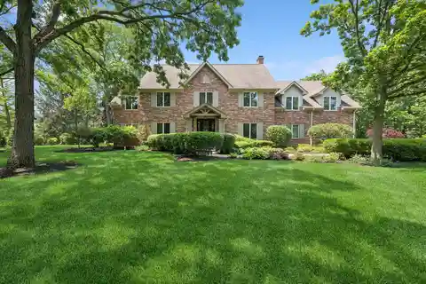 Incomparable Lakefront Paradise