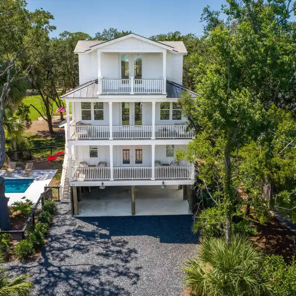 STUNNING PINNACLE OF COASTAL LIVING