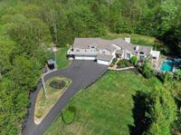 UPGRADED MOUNTAIN VIEW HOME WITH SPACE FOR THE WHOLE FAMILY