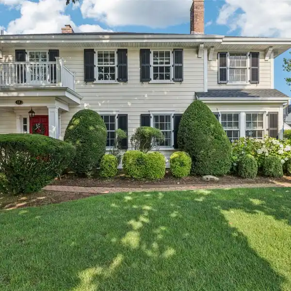 BEAUTIFULLY MAINTAINED COLONIAL LOCATED ON MASSIVE LOT