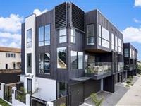 EPITOME OF COASTAL LIVING IN QUIET NEIGHBOURHOOD 