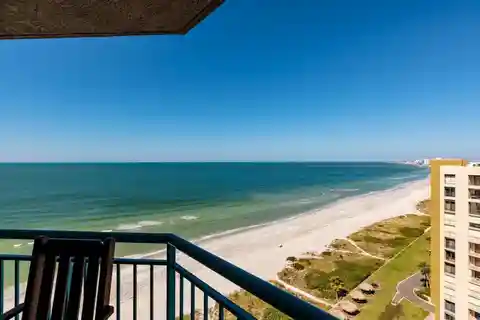Lovely Coastal Condo in the Ultimar