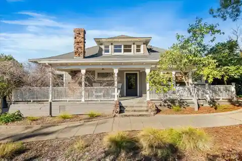 Classic Craftsman Home in the Heart of Healdsburg