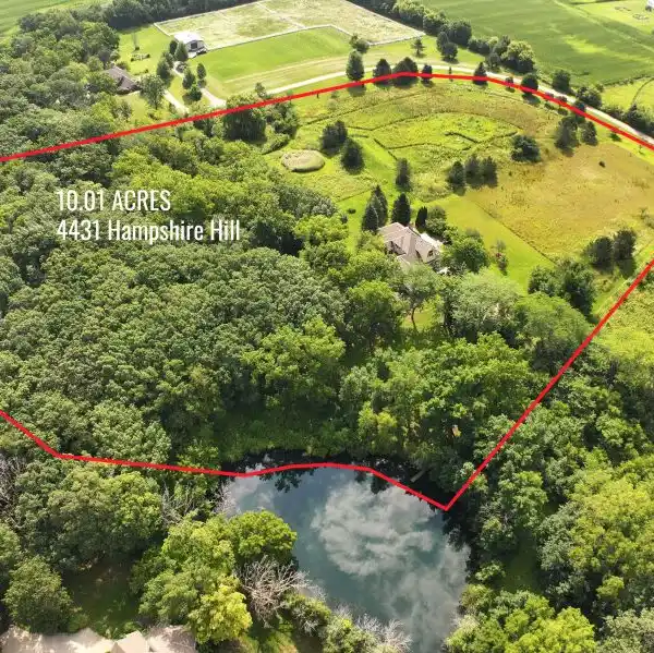 YOUR PRIVATE EXECUTIVE RETREAT ON OVER 10 ACRES