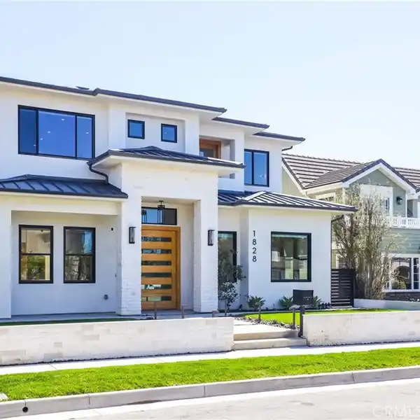 BRAND NEW MODERN HOME IN LAKE PARK