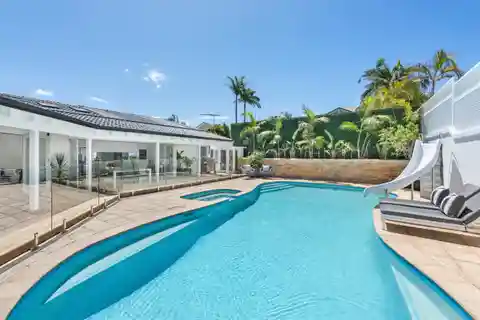 Exquisite Residence on Estate-Like Grounds