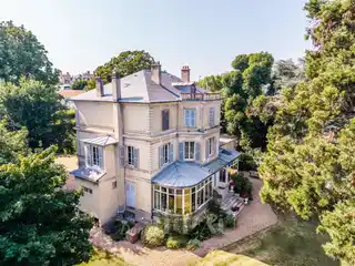 Period Charm Meets Pristine Modern Comfort