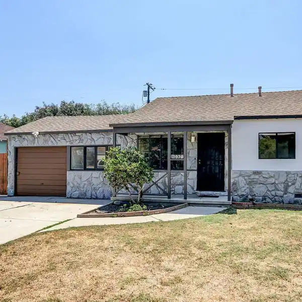 CALIFORNIA BUNGALOW READY TO BE REIMAGINED