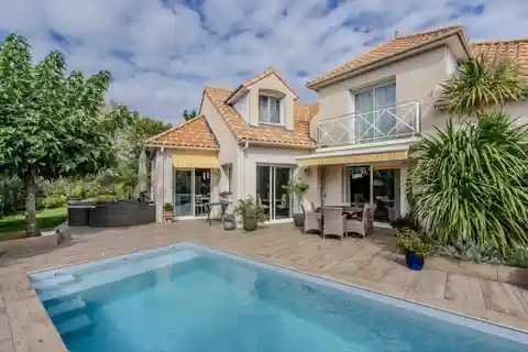 Completely and Carefully Renovated Villa