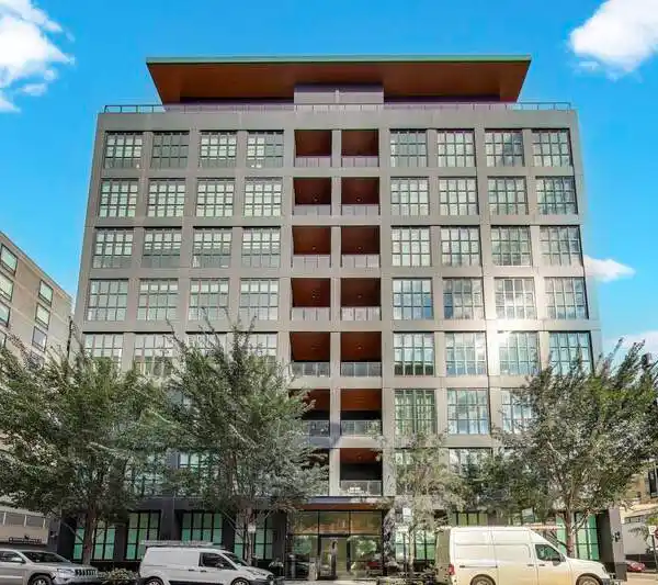 EXTRAORDINARY DESIGNER RESIDENCE IN THE HEART OF WEST LOOP