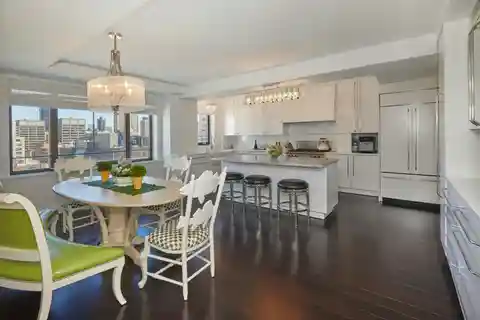 Spectacular High-Floor Fifth Avenue Home