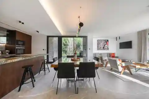 Stunning Sea-view Apartment with Private Terrace