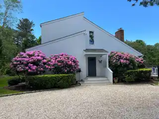 Contemporary Home for Rent on a Serene Cul-De-Sac
