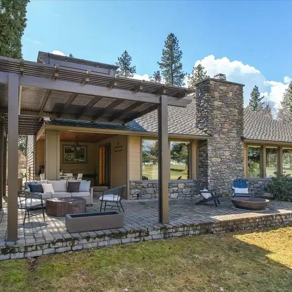 LUXURY LIVING AT HAYDEN LAKE COUNTRY CLUB