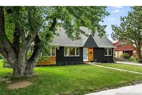 Modern Martin Acres Home with Tesla Solar