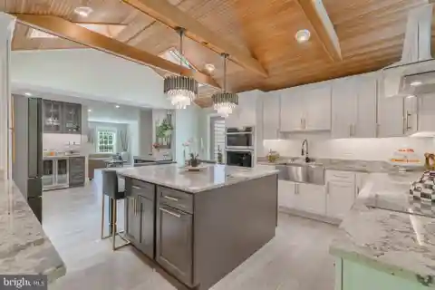 Beautifully Appointed Private Retreat